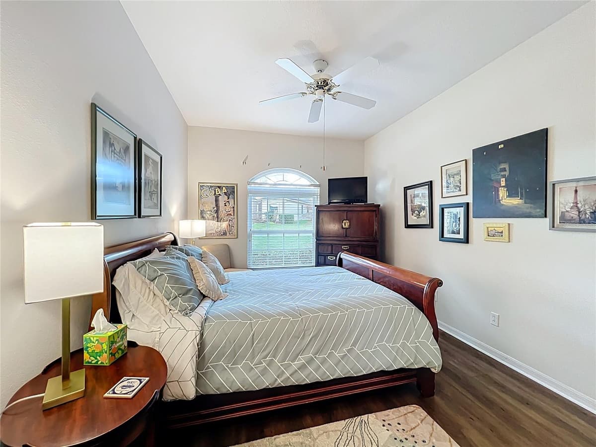 4334 HAMMERSMITH DRIVE — photo 15 of 28