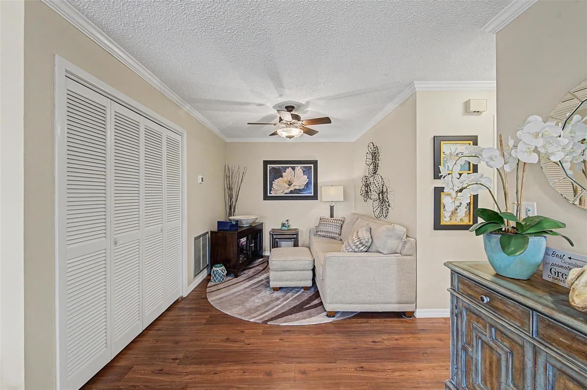 4015 DAVIT DRIVE — photo 9 of 43