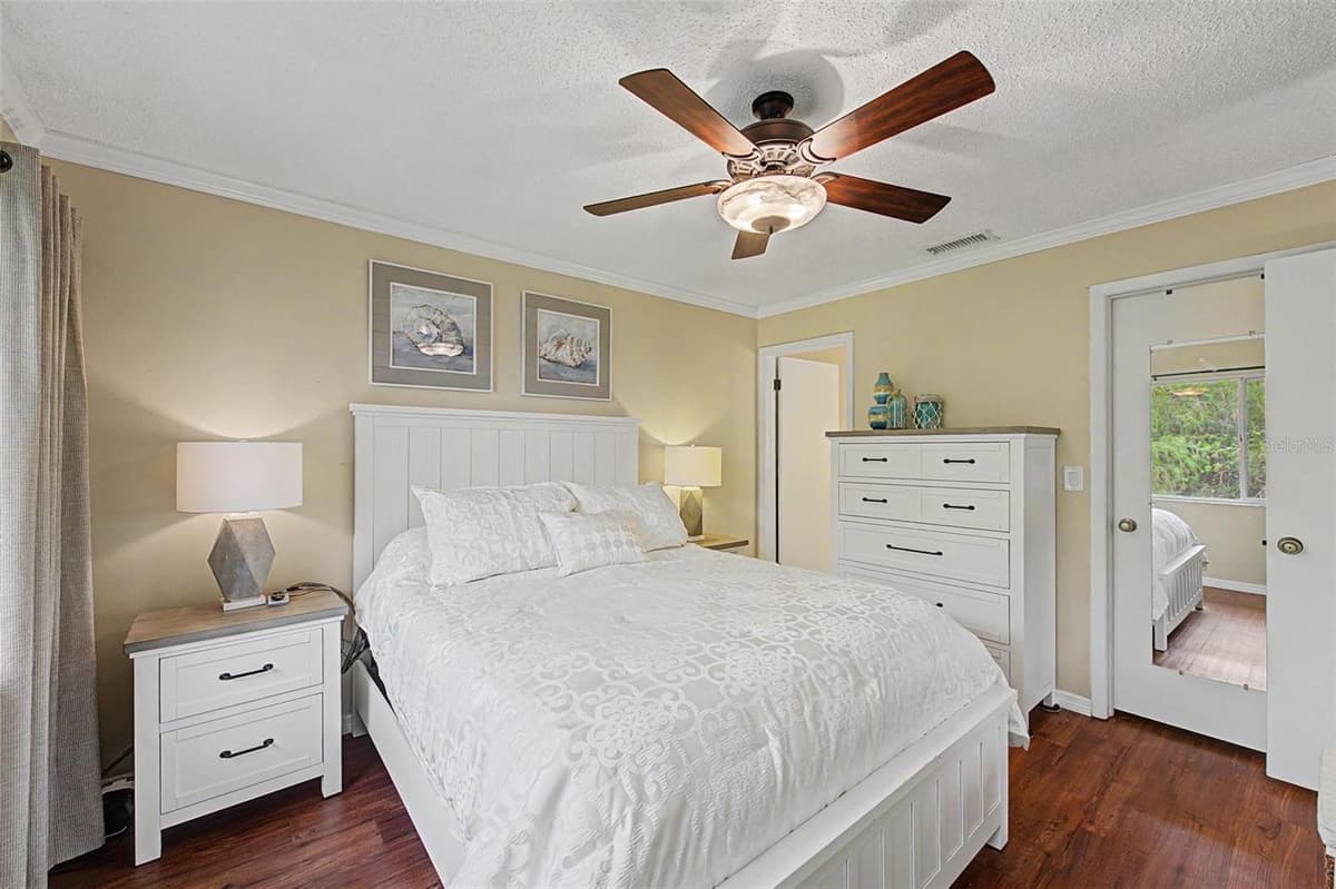 4015 DAVIT DRIVE — photo 16 of 43