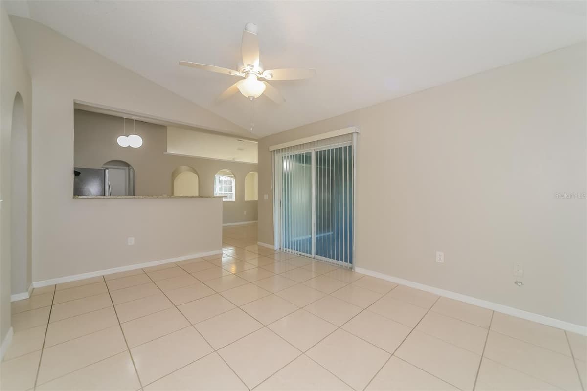 611 BASINGSTOKE COURT — photo 11 of 21