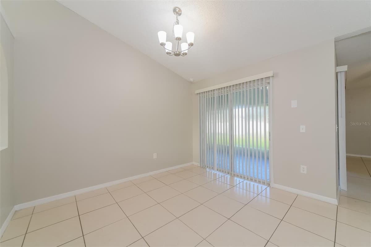 611 BASINGSTOKE COURT — photo 6 of 21