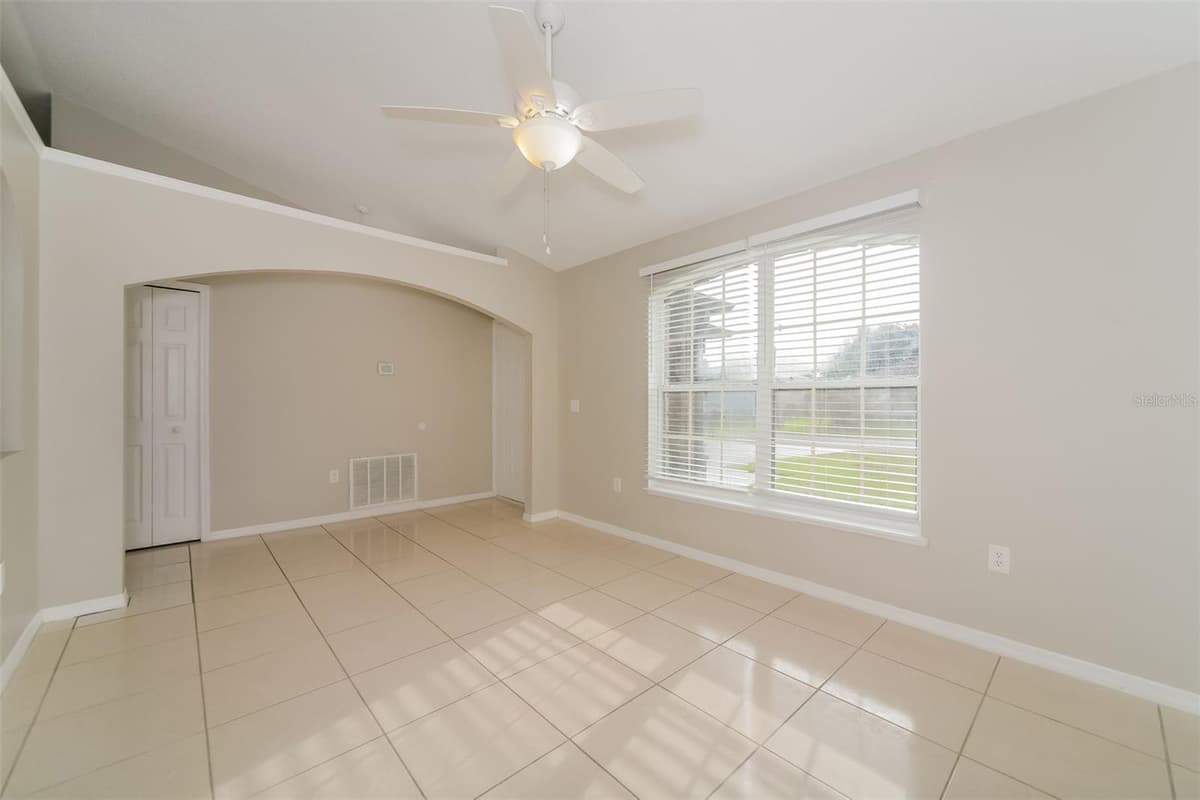 611 BASINGSTOKE COURT — photo 3 of 21