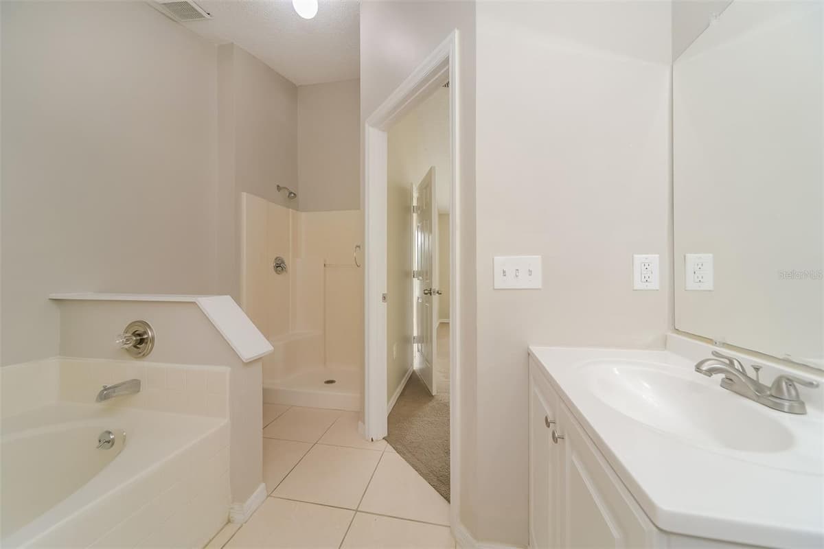611 BASINGSTOKE COURT — photo 14 of 21