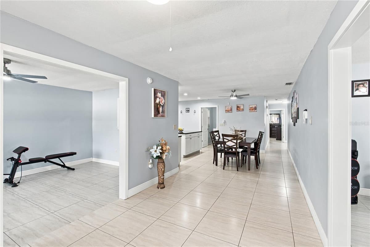6513 MANHATTAN AVENUE — photo 9 of 27