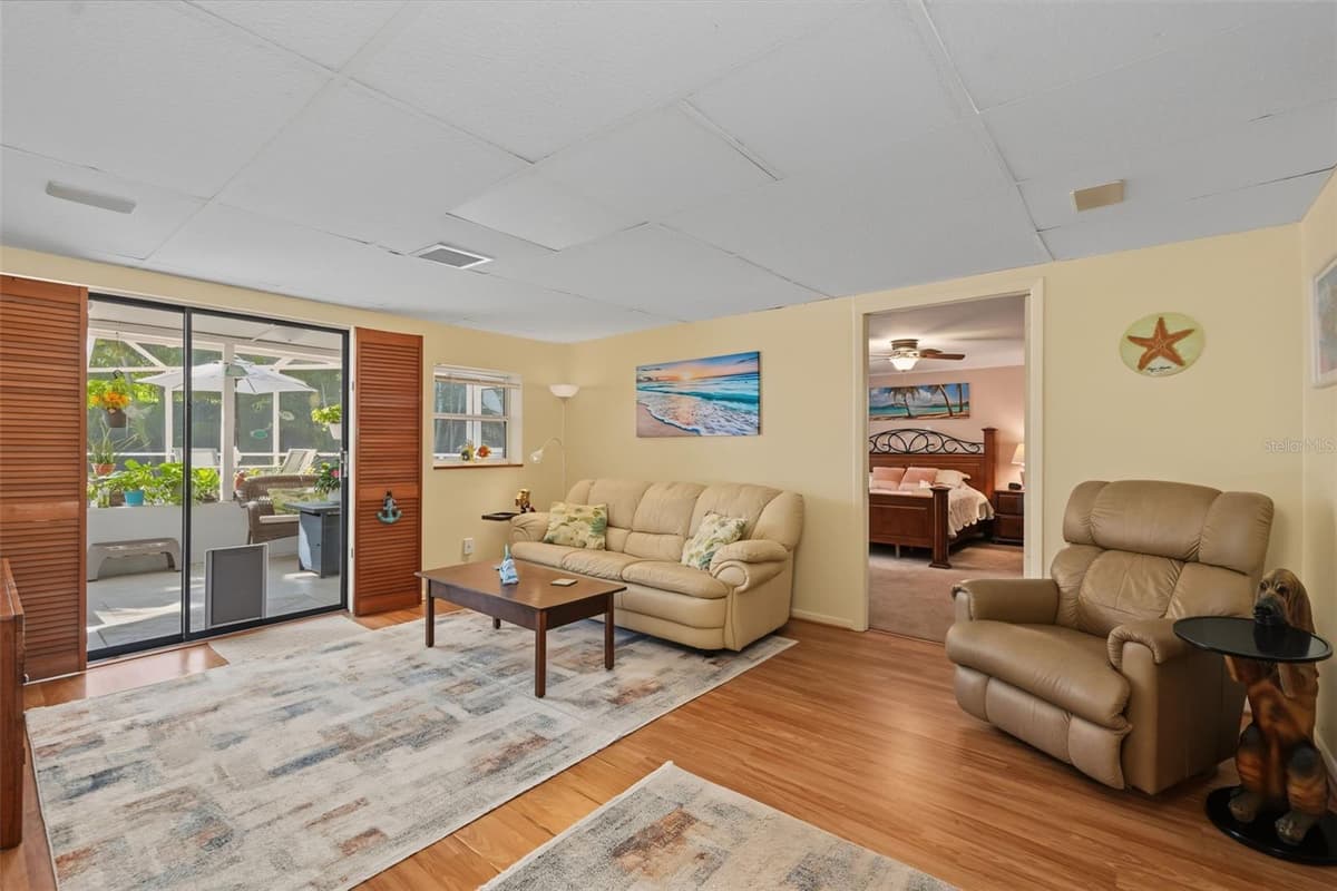 309 GATEWOOD DRIVE — photo 16 of 51
