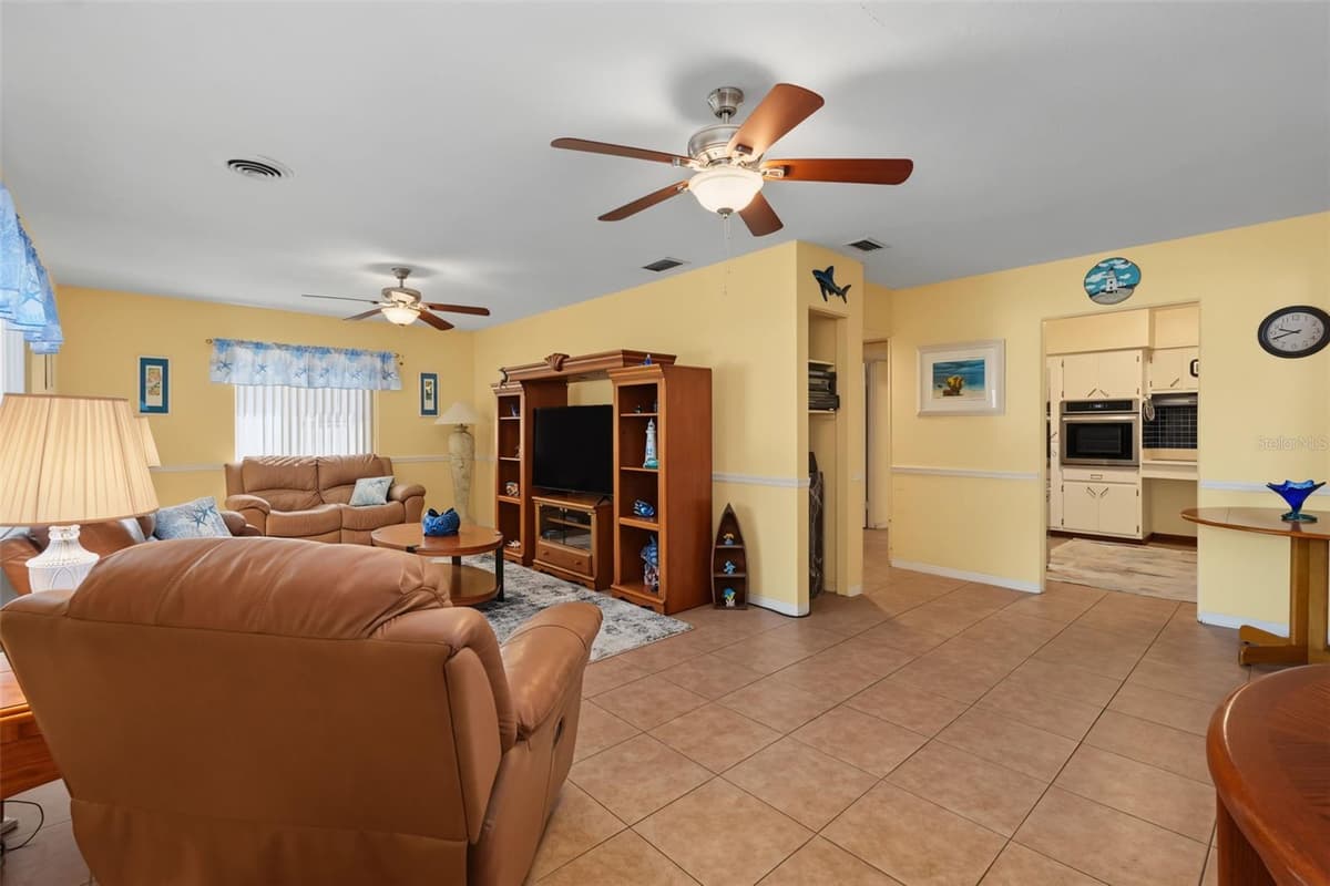 309 GATEWOOD DRIVE — photo 8 of 51