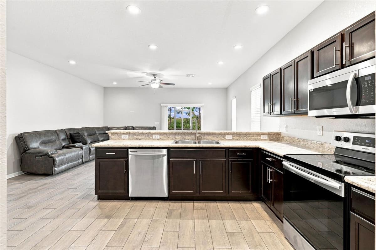 4641 VIGNETTE WAY — photo 3 of 23