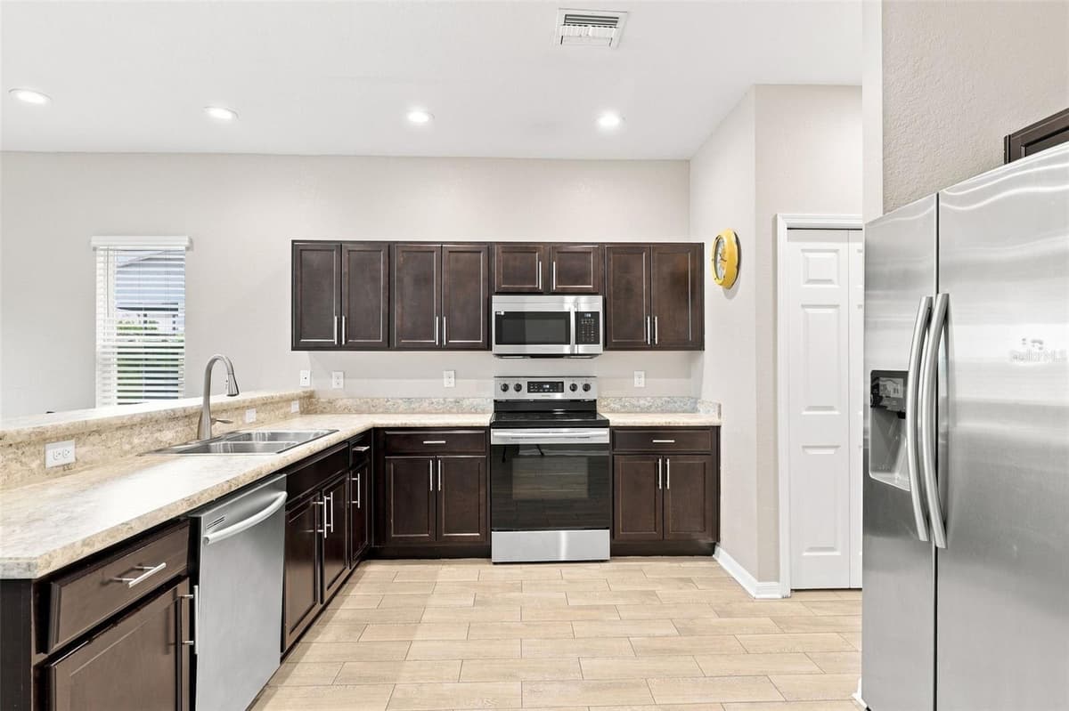 4641 VIGNETTE WAY — photo 4 of 23