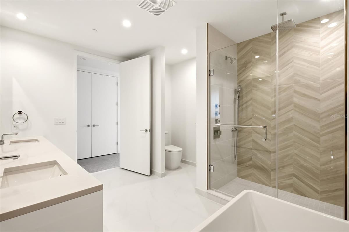 400 CENTRAL AVENUE — photo 18 of 58