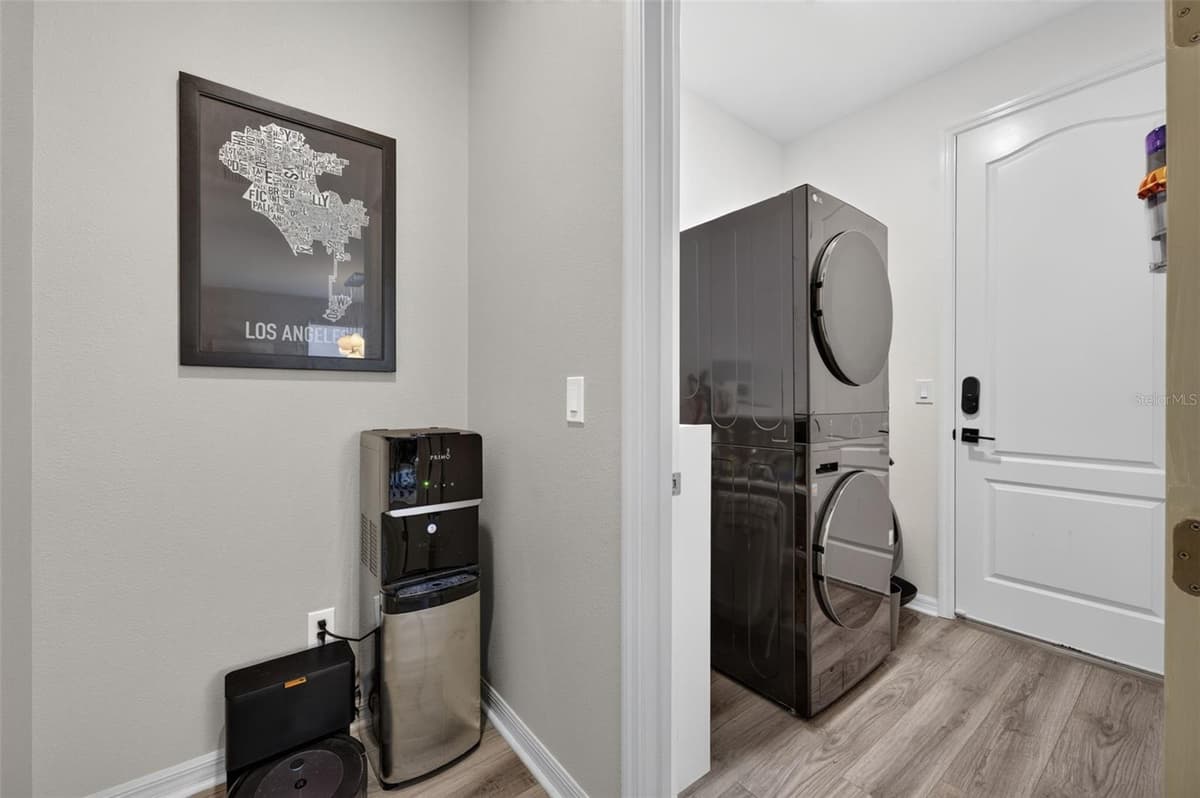 9202 MERLON DRIVE — photo 43 of 60