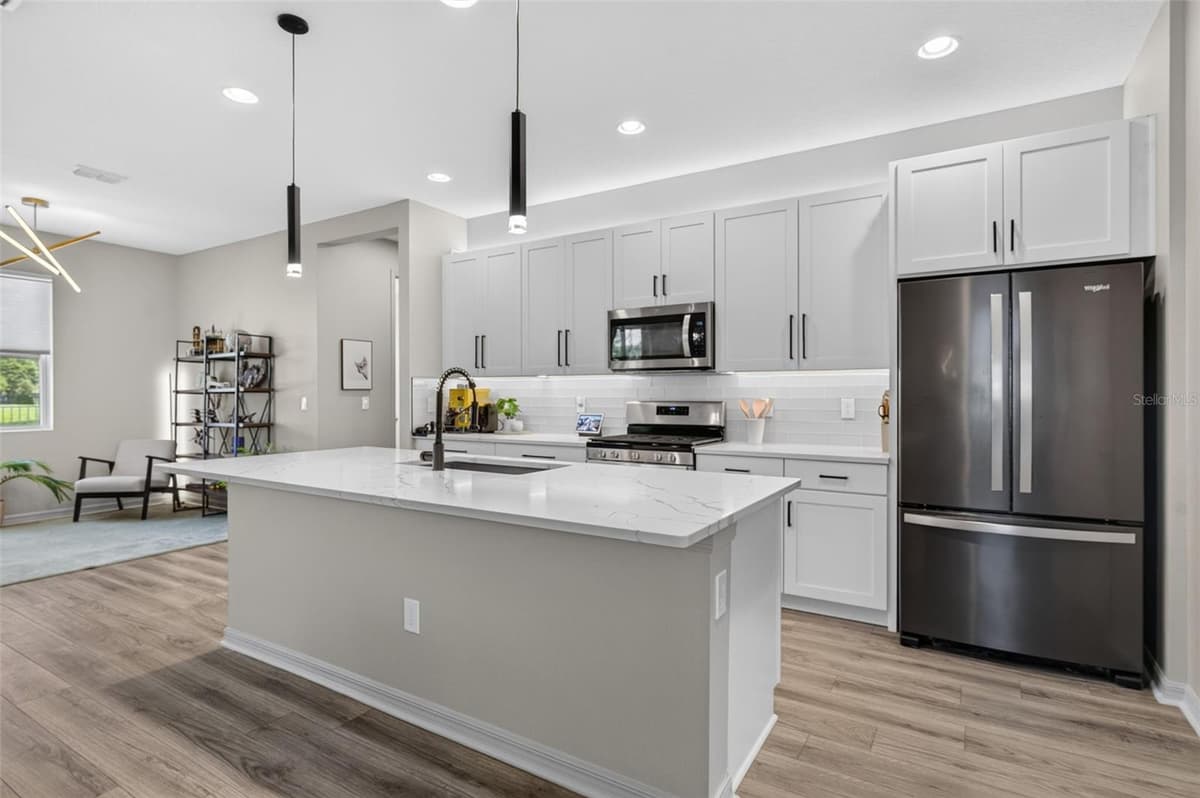 9202 MERLON DRIVE — photo 19 of 60