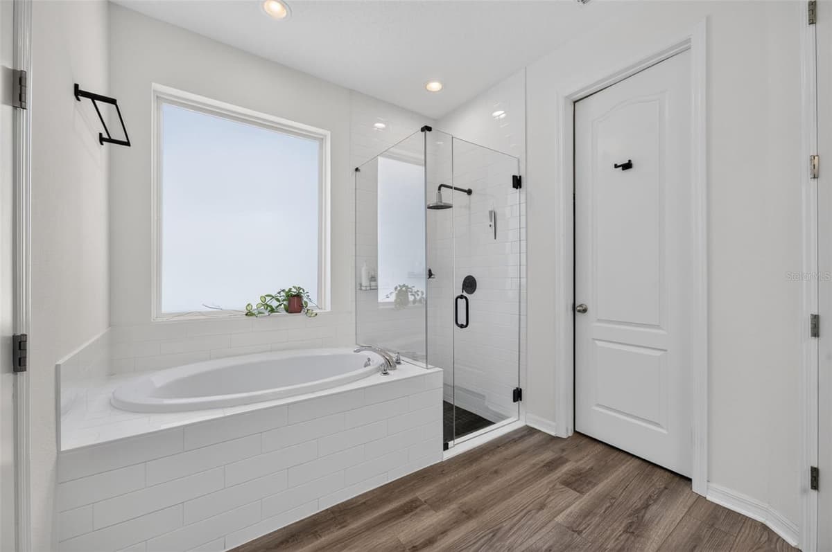 9202 MERLON DRIVE — photo 33 of 60