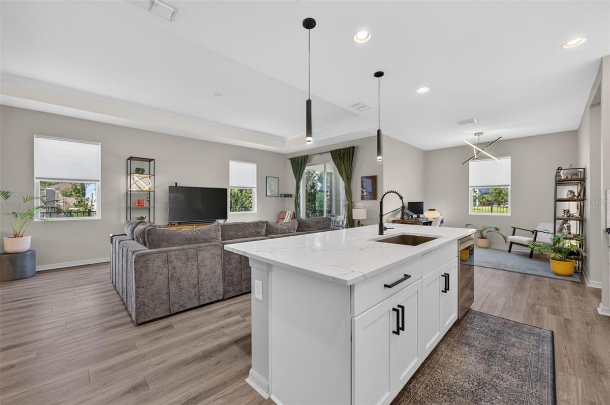 9202 MERLON DRIVE — photo 20 of 60
