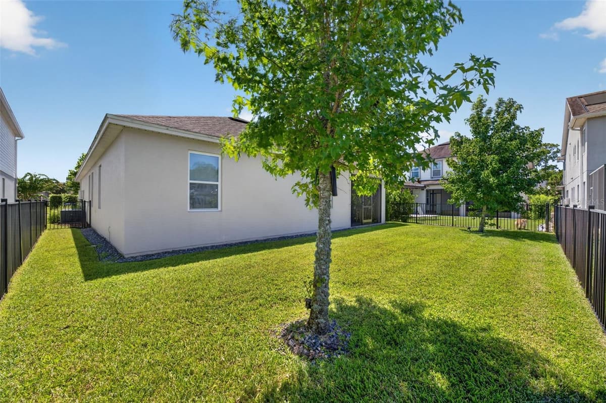 9202 MERLON DRIVE — photo 48 of 60