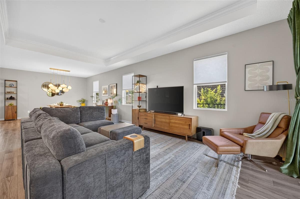 9202 MERLON DRIVE — photo 14 of 60