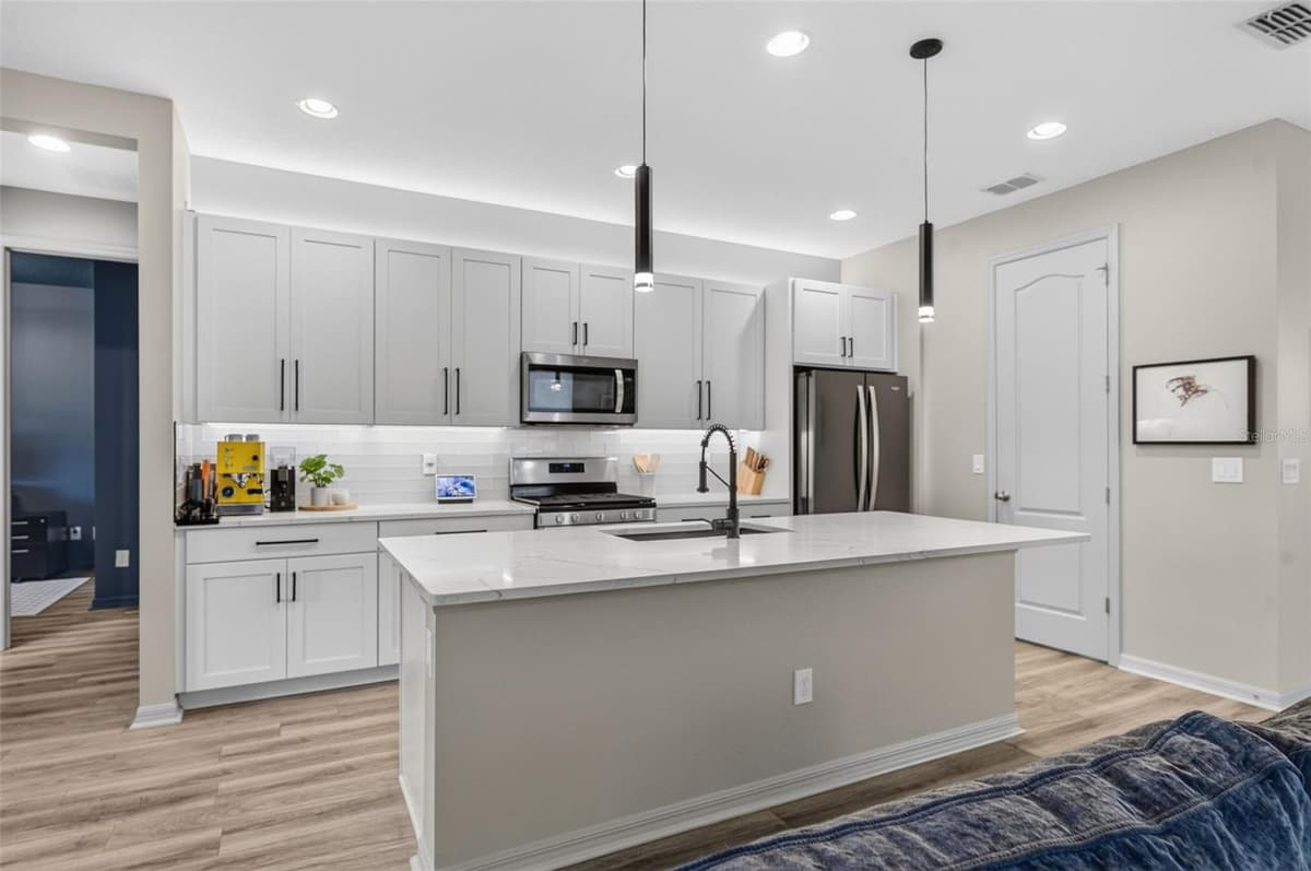 9202 MERLON DRIVE — photo 18 of 60
