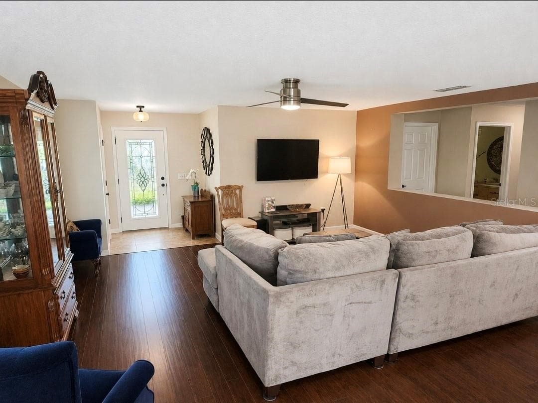 32 ANGELA DRIVE — photo 3 of 30