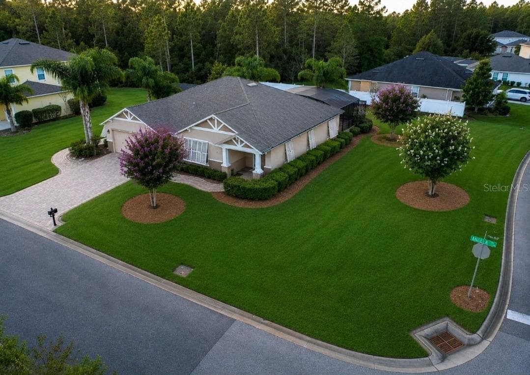 32 ANGELA DRIVE — photo 1 of 30