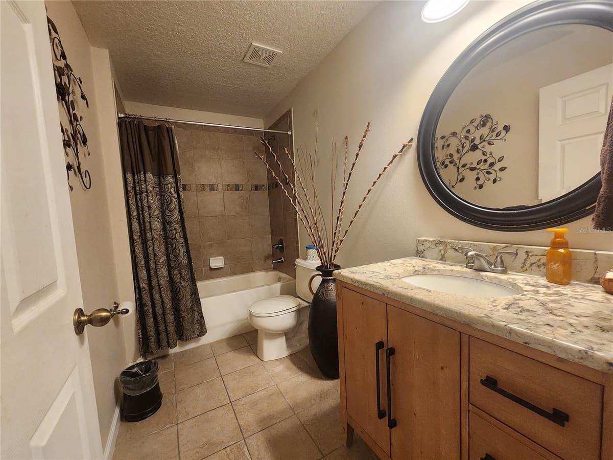 32 ANGELA DRIVE — photo 13 of 30