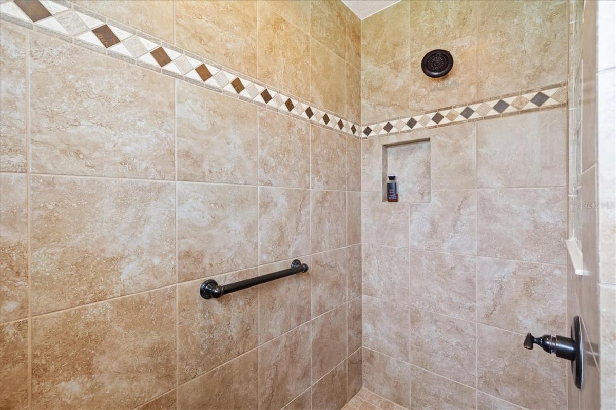 5996 DELPHINA LOOP — photo 19 of 41