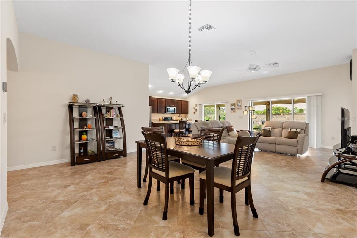 5996 DELPHINA LOOP — photo 7 of 41
