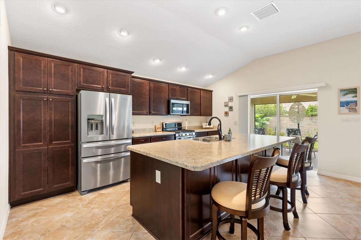 5996 DELPHINA LOOP — photo 12 of 41