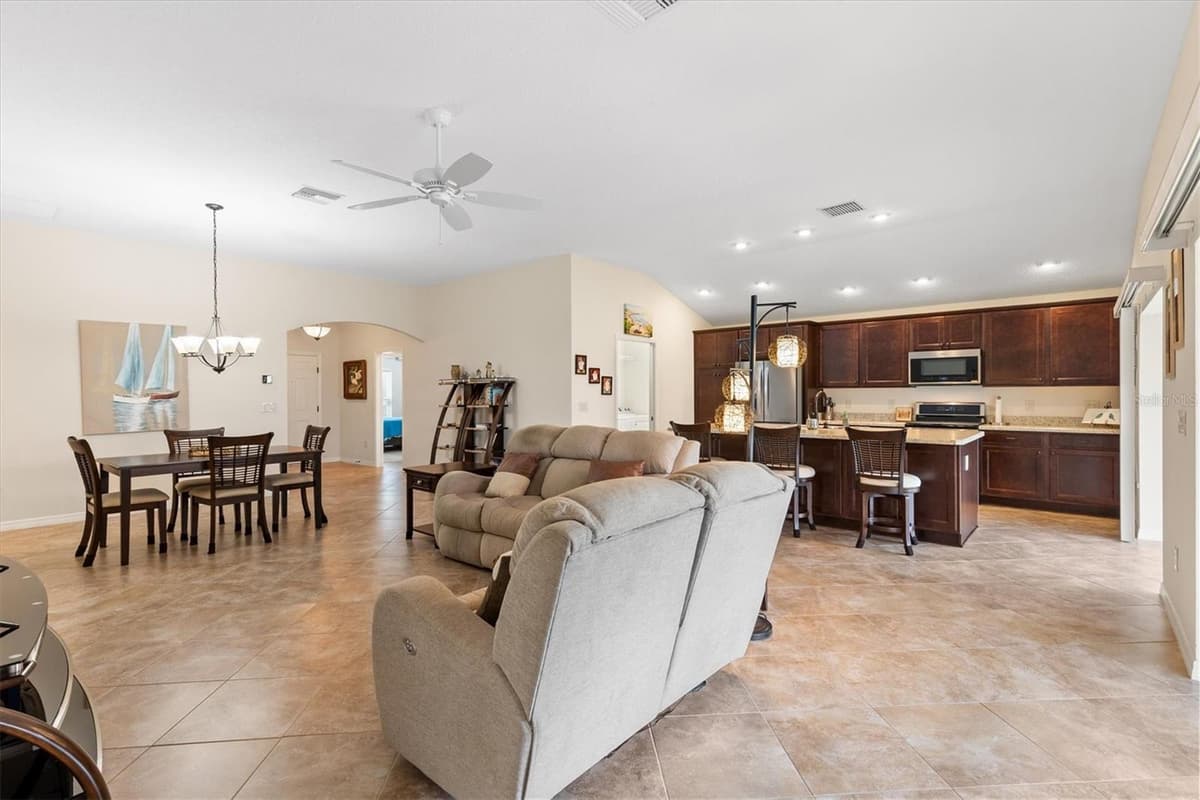 5996 DELPHINA LOOP — photo 11 of 41