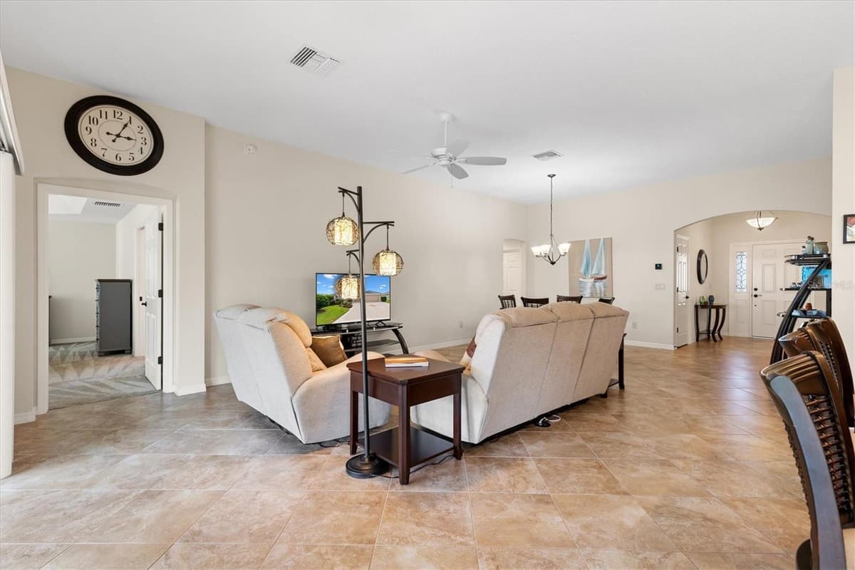 5996 DELPHINA LOOP — photo 10 of 41