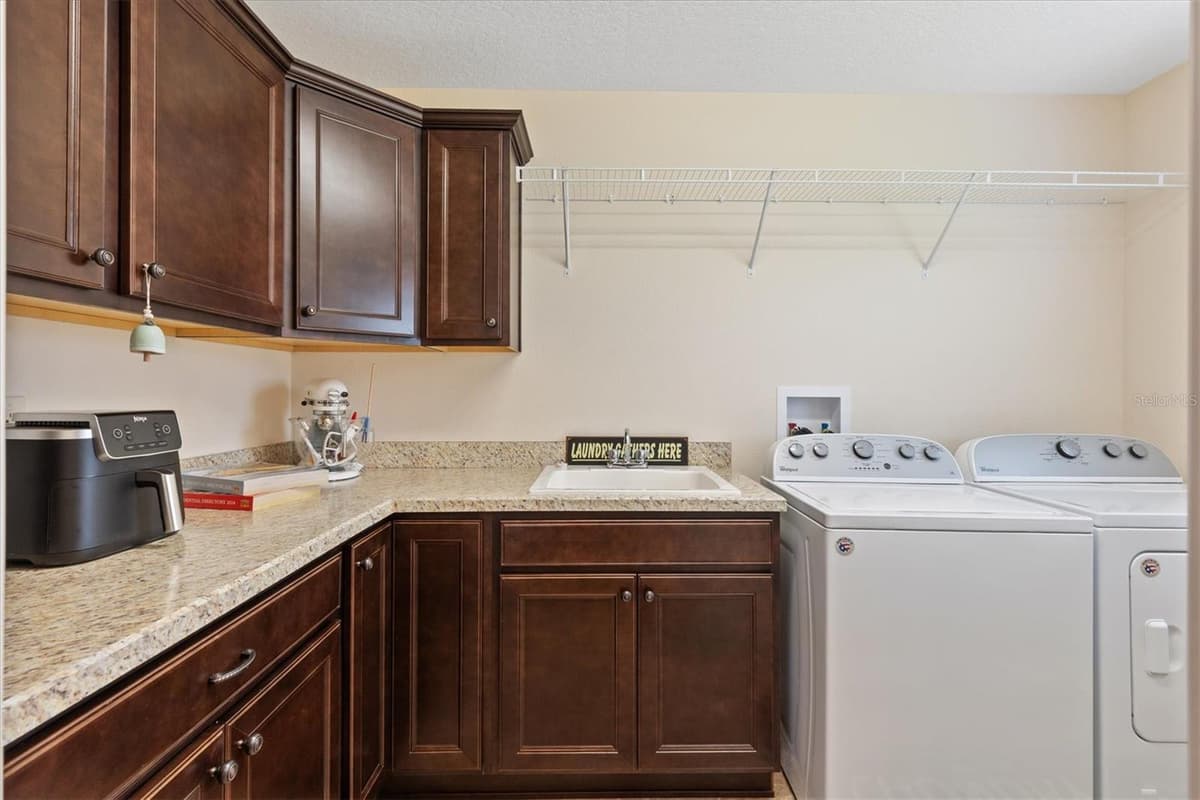 5996 DELPHINA LOOP — photo 25 of 41