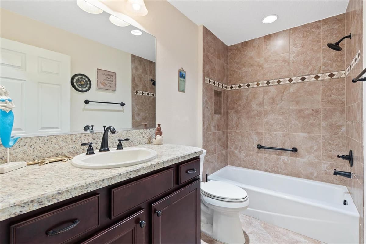 5996 DELPHINA LOOP — photo 22 of 41