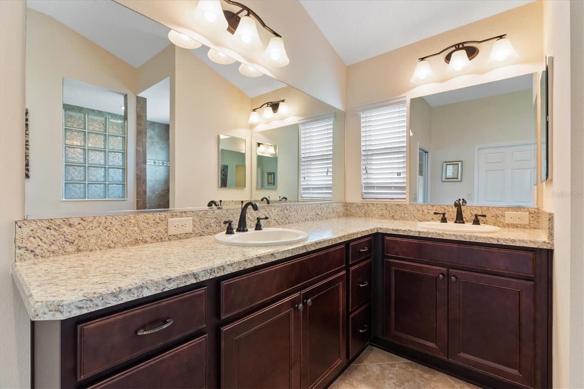5996 DELPHINA LOOP — photo 18 of 41