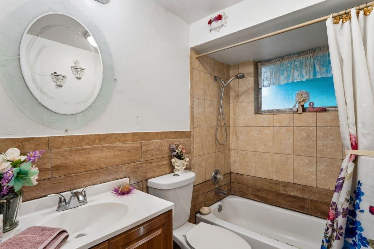 3415 CLYDESDALE DR — photo 4 of 42