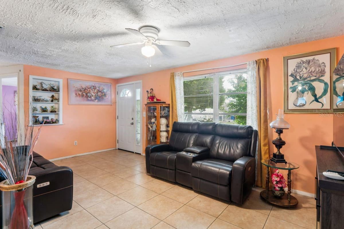 3415 CLYDESDALE DR — photo 11 of 42