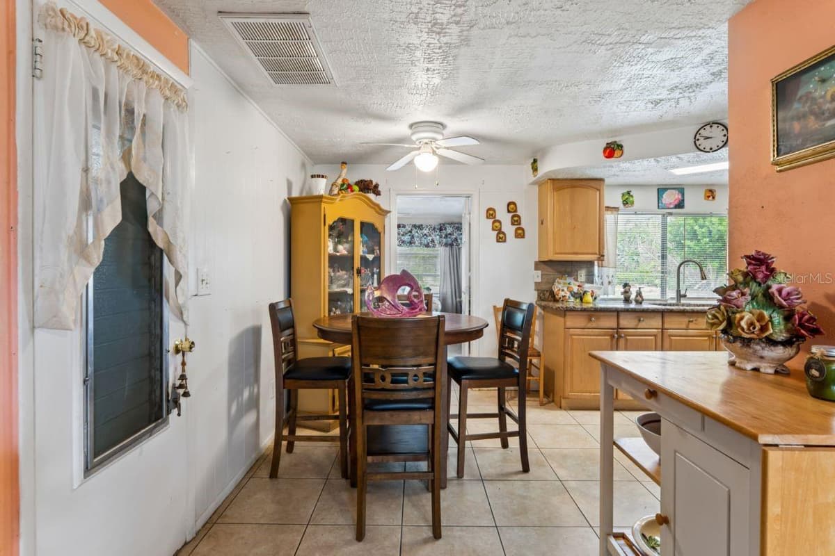 3415 CLYDESDALE DR — photo 16 of 42