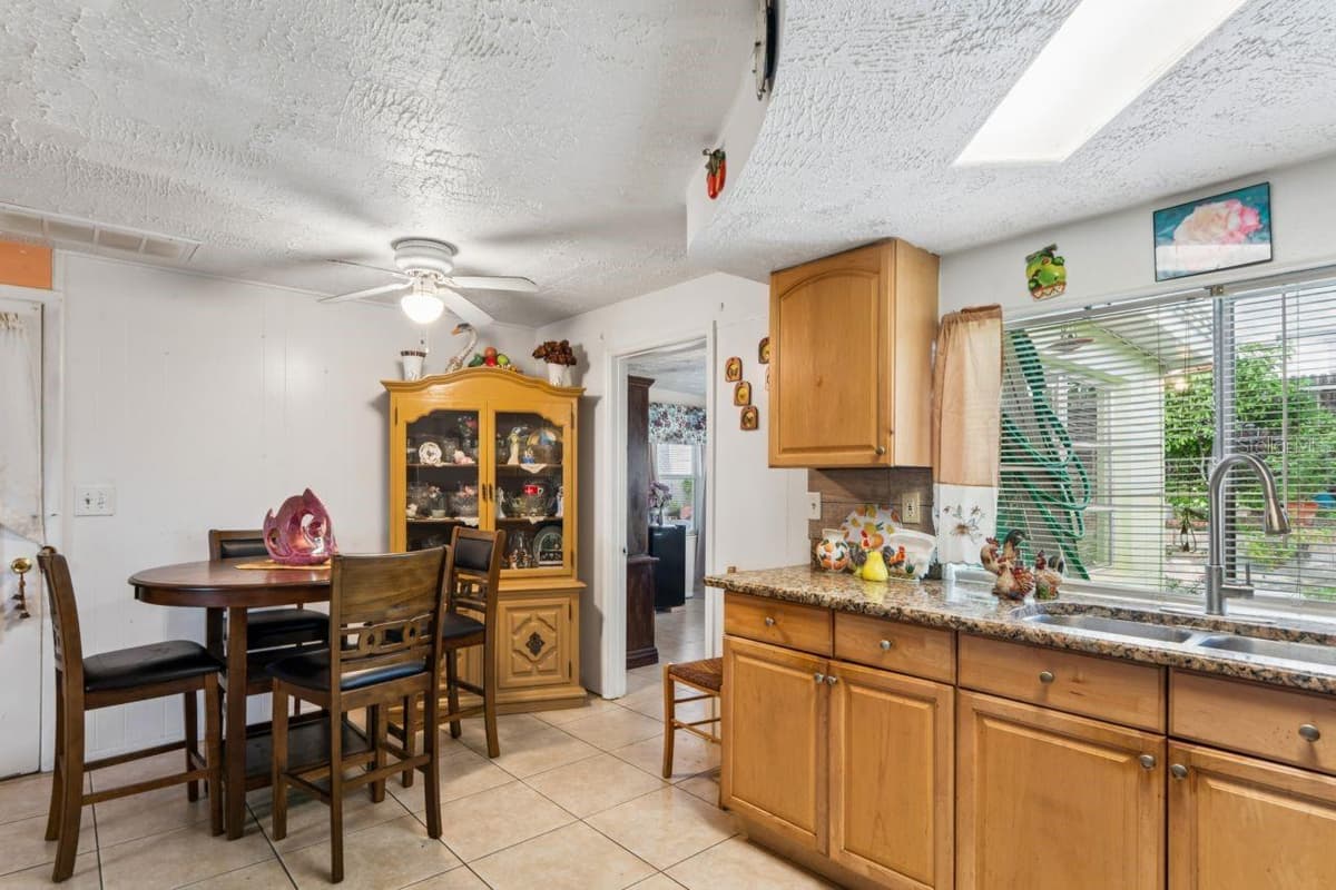 3415 CLYDESDALE DR — photo 14 of 42