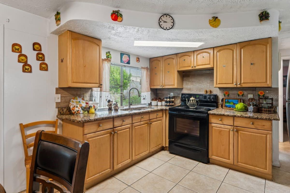 3415 CLYDESDALE DR — photo 12 of 42