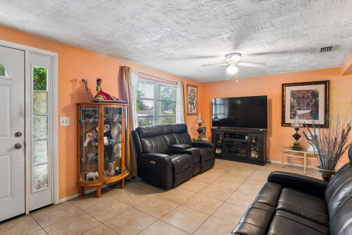 3415 CLYDESDALE DR — photo 10 of 42