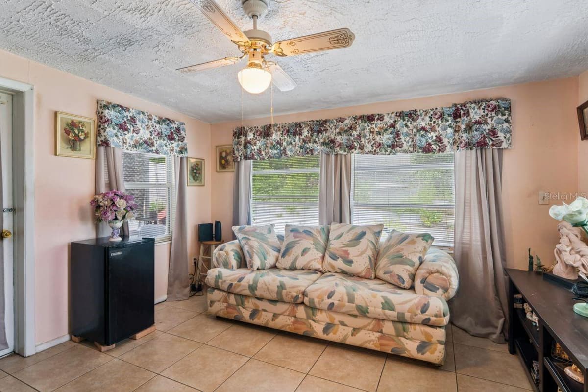 3415 CLYDESDALE DR — photo 17 of 42