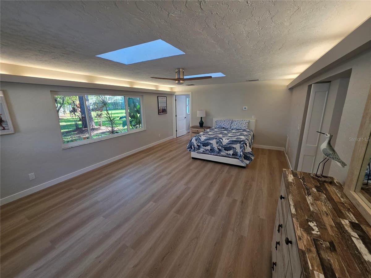 63 OAKWOOD DRIVE — photo 10 of 52