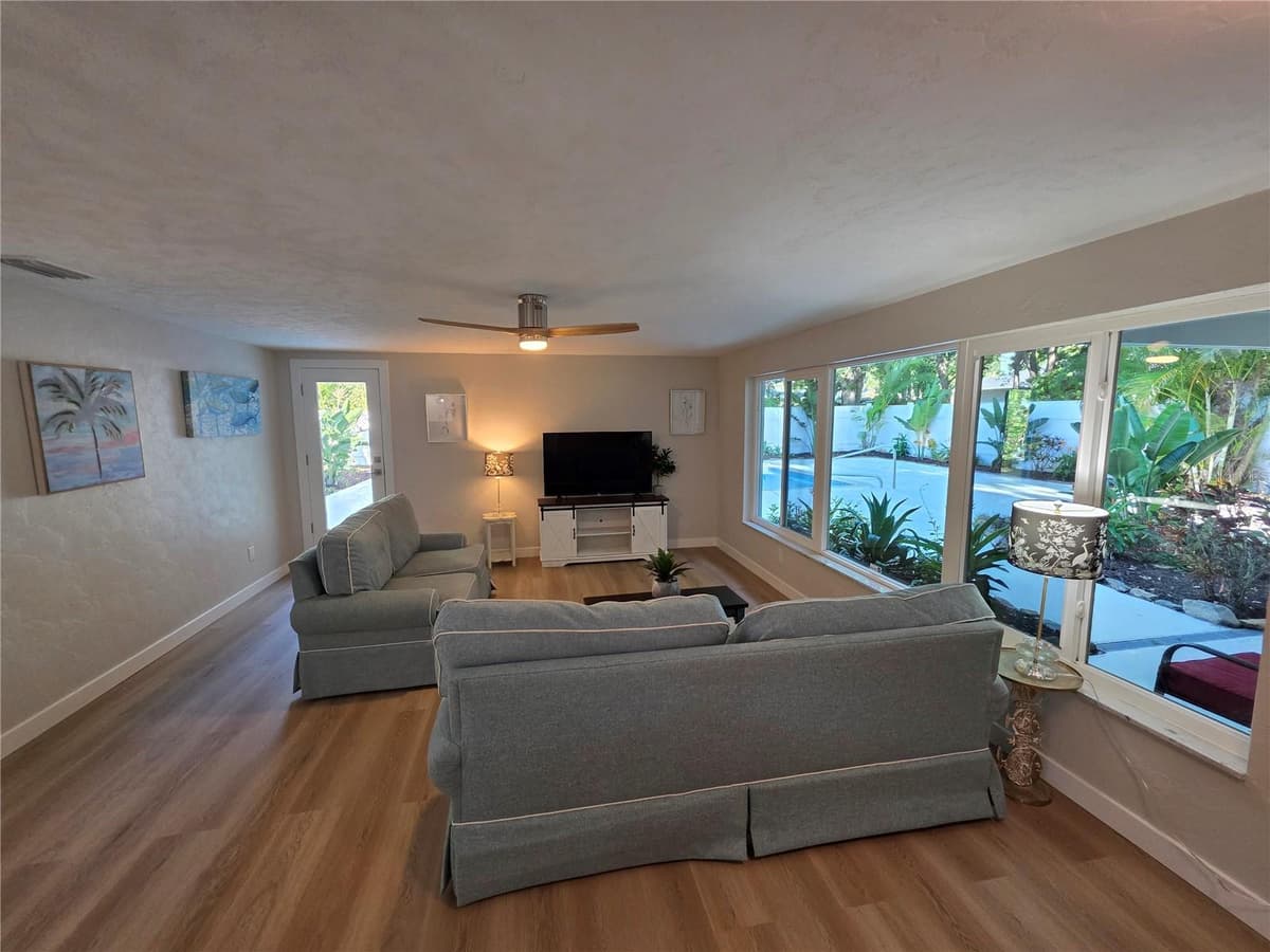 63 OAKWOOD DRIVE — photo 16 of 52