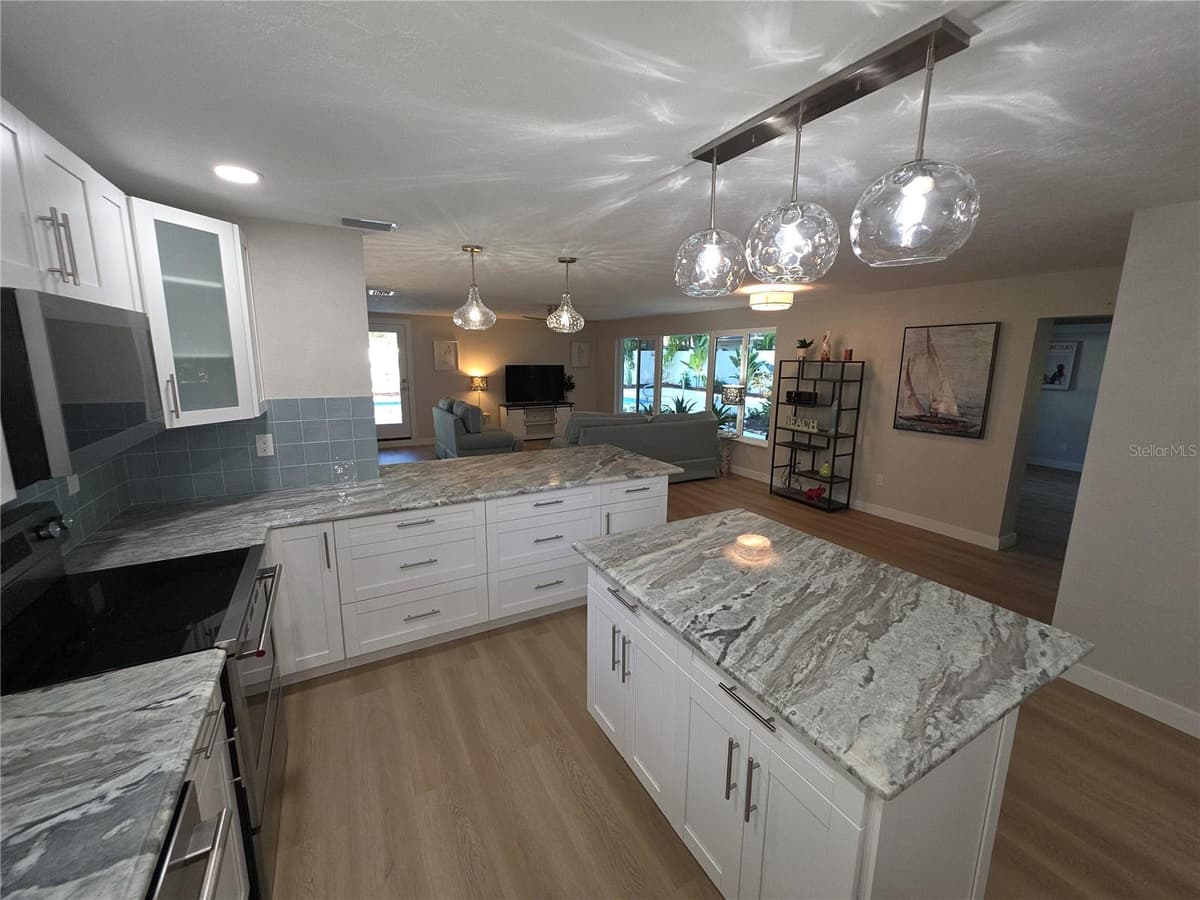 63 OAKWOOD DRIVE — photo 43 of 52