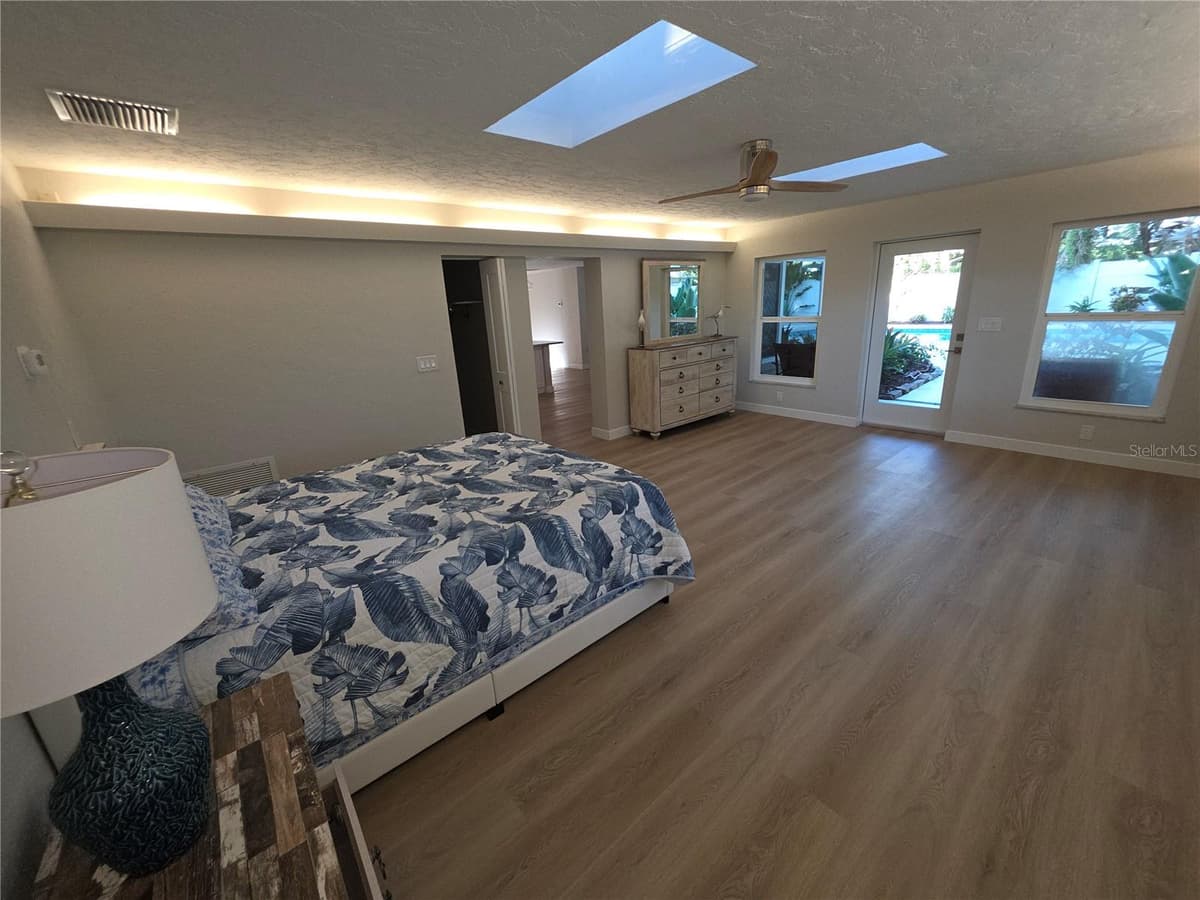 63 OAKWOOD DRIVE — photo 11 of 52