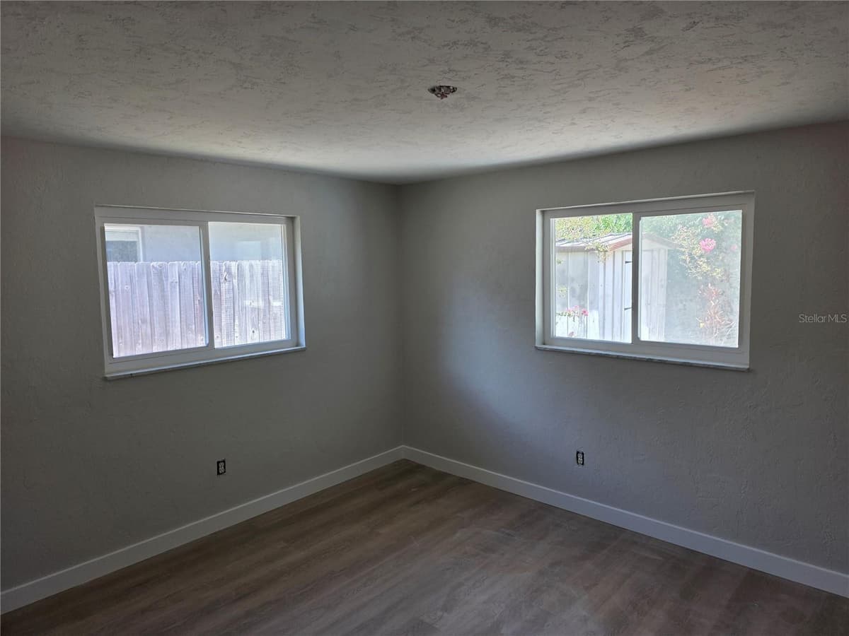 63 OAKWOOD DRIVE — photo 29 of 52