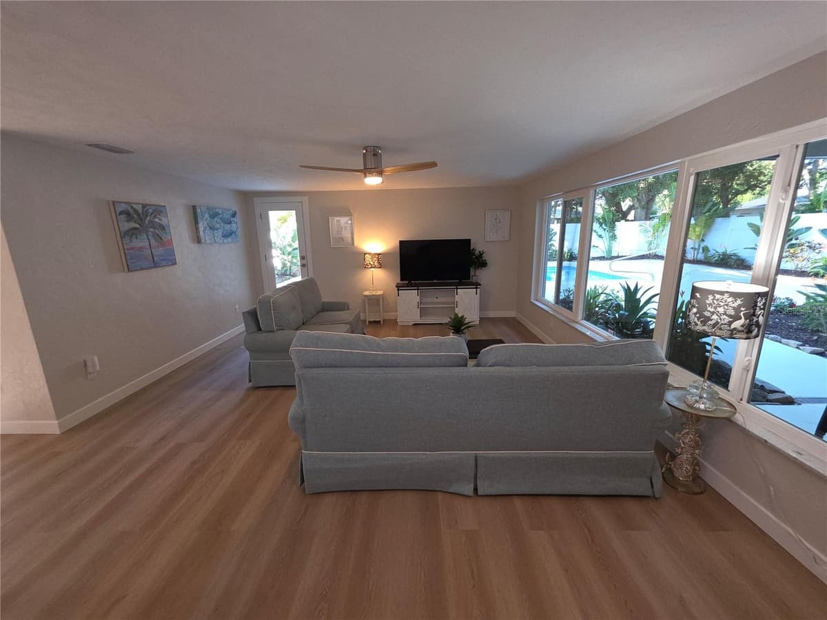 63 OAKWOOD DRIVE — photo 18 of 52