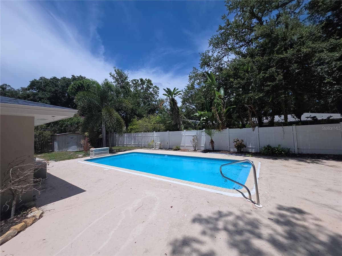 63 OAKWOOD DRIVE — photo 2 of 52