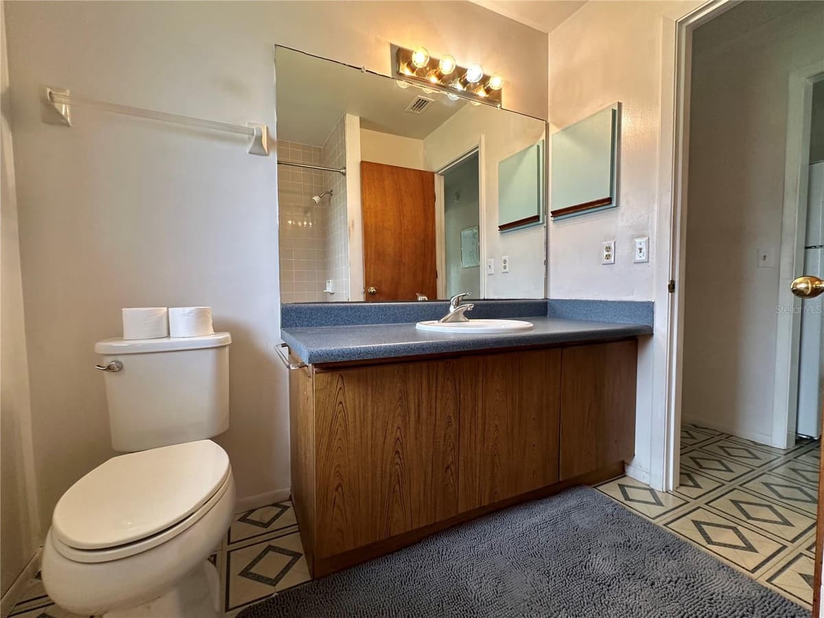 13075 BATLIN AVENUE — photo 26 of 36