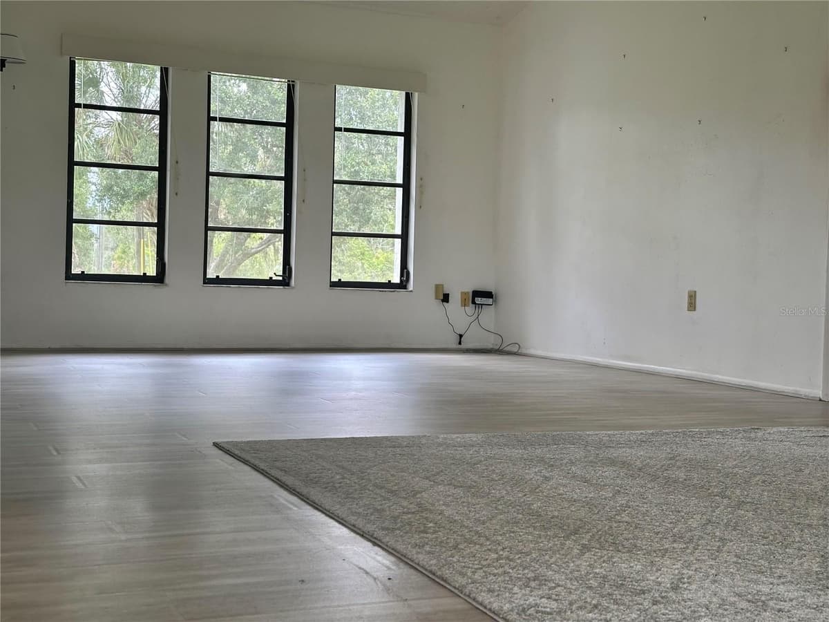 13075 BATLIN AVENUE — photo 16 of 36