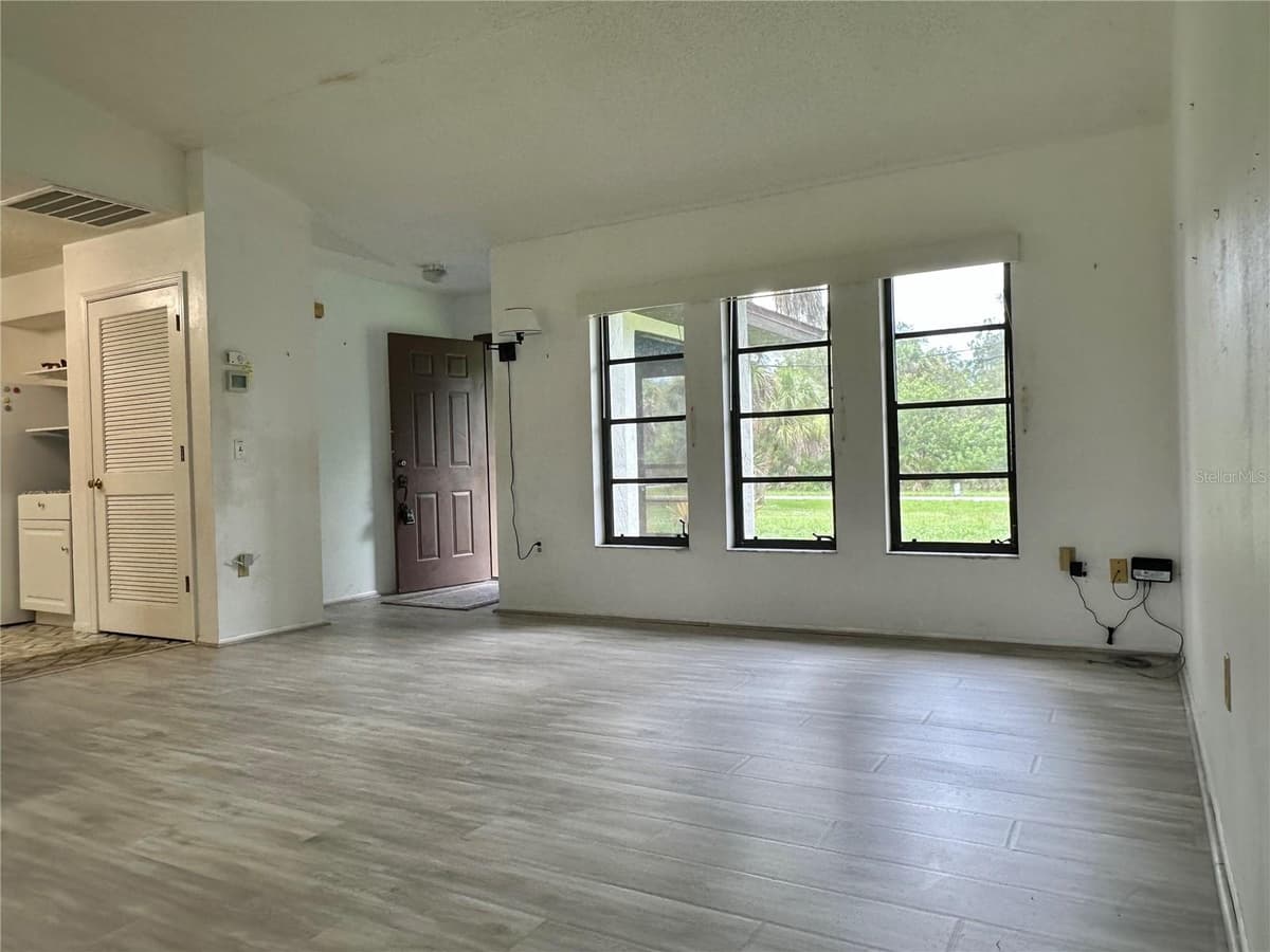 13075 BATLIN AVENUE — photo 19 of 36