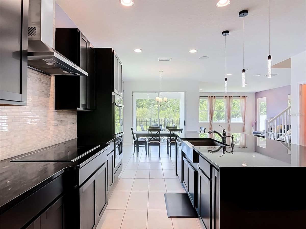 720 TREEHOUSE LOOP — photo 11 of 67