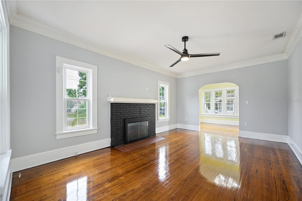 617 KERNEYWOOD STREET — photo 4 of 58